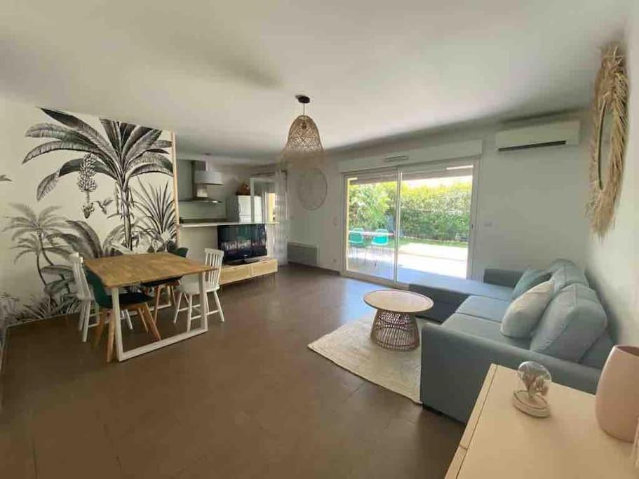 Tres Bel Appartement Contemporain Et Calme Fréjus 外观 照片